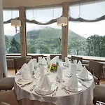 Hotel De 4*