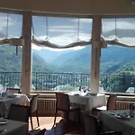 Hotel De 4*